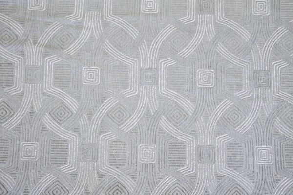 Discount Fabric DRAPERY Gray & Winter White Geometric Interlock